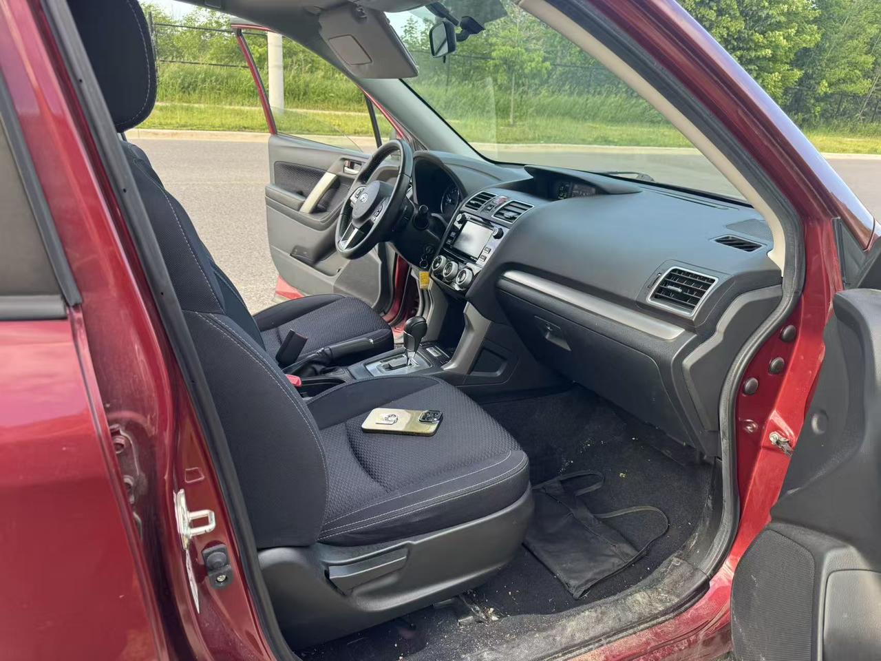 2017 Subaru Forester 5dr Wgn CVT 2.5i Touring Photo