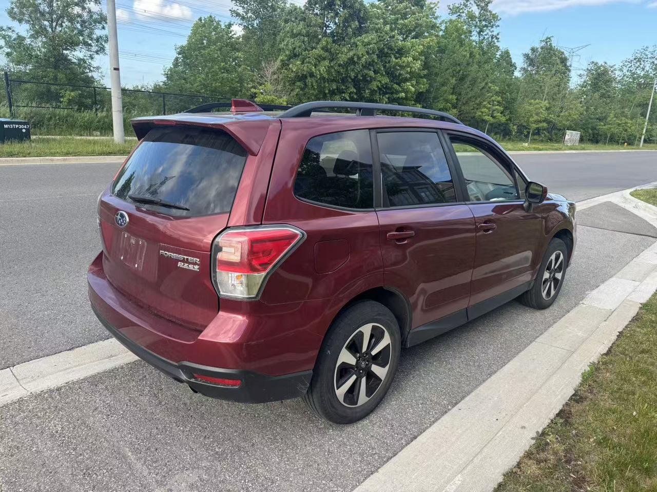 2017 Subaru Forester 5dr Wgn CVT 2.5i Touring Photo