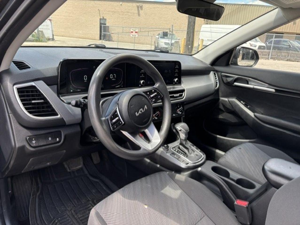 2024 Kia Seltos LX **FACTORY WARRANTY-CAMERA-BLUETOOTH** Photo