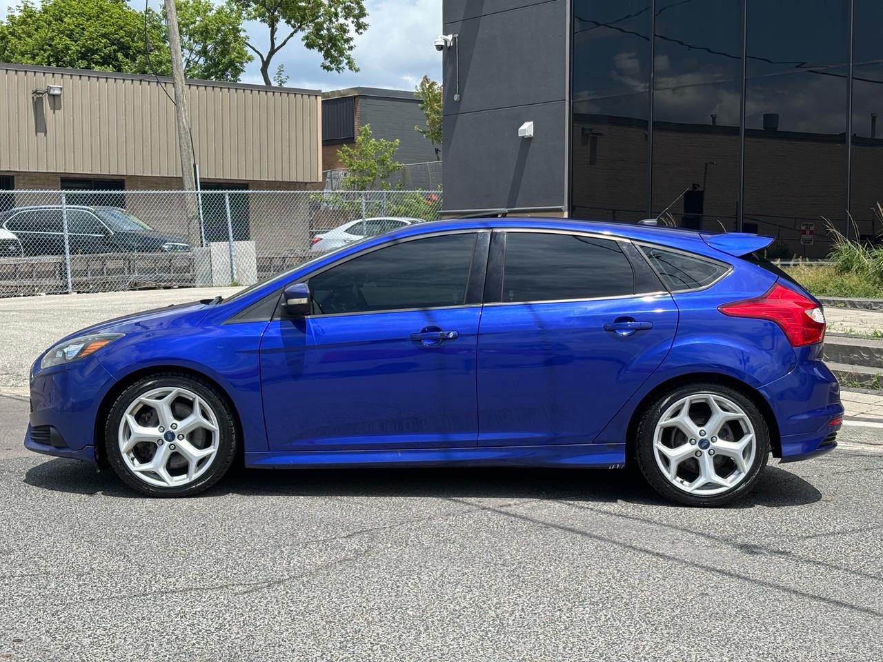2014 Ford Focus ST 6 SPD MANUAL-LEATHER RECARO-ROOF-NAVI-NO ACCIDENTS Photo