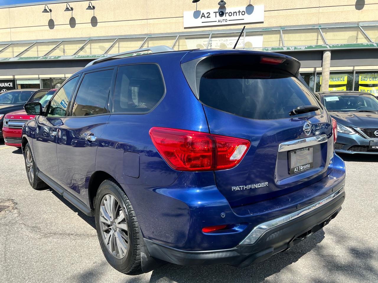 2017 Nissan Pathfinder 4WD 4DR SL Photo4
