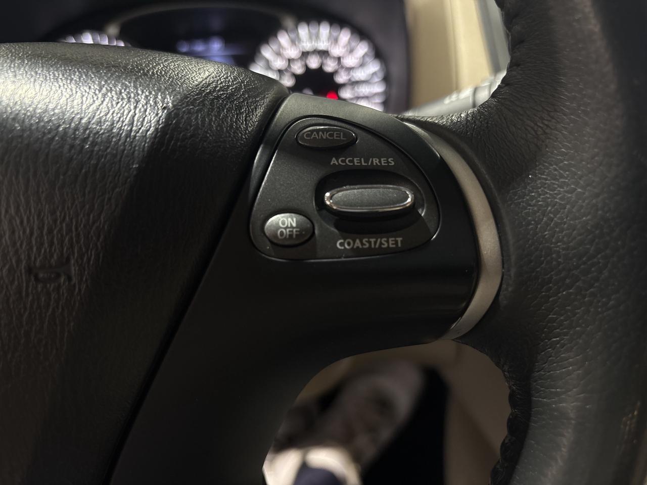 2017 Nissan Pathfinder 4WD 4DR SL Photo