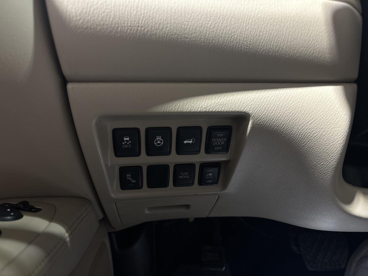 2017 Nissan Pathfinder 4WD 4DR SL Photo