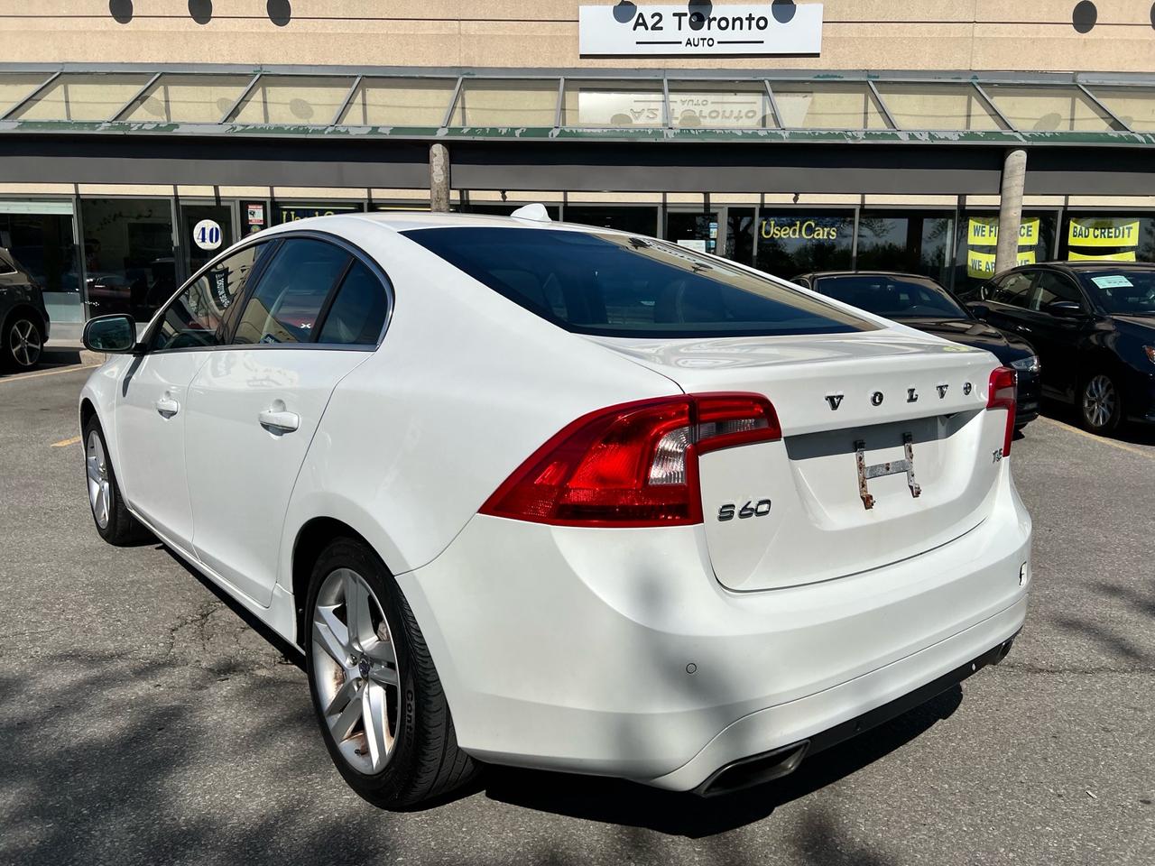 2015 Volvo S60 4dr Sdn T5 Drive-E Premier Plus FWD Photo4