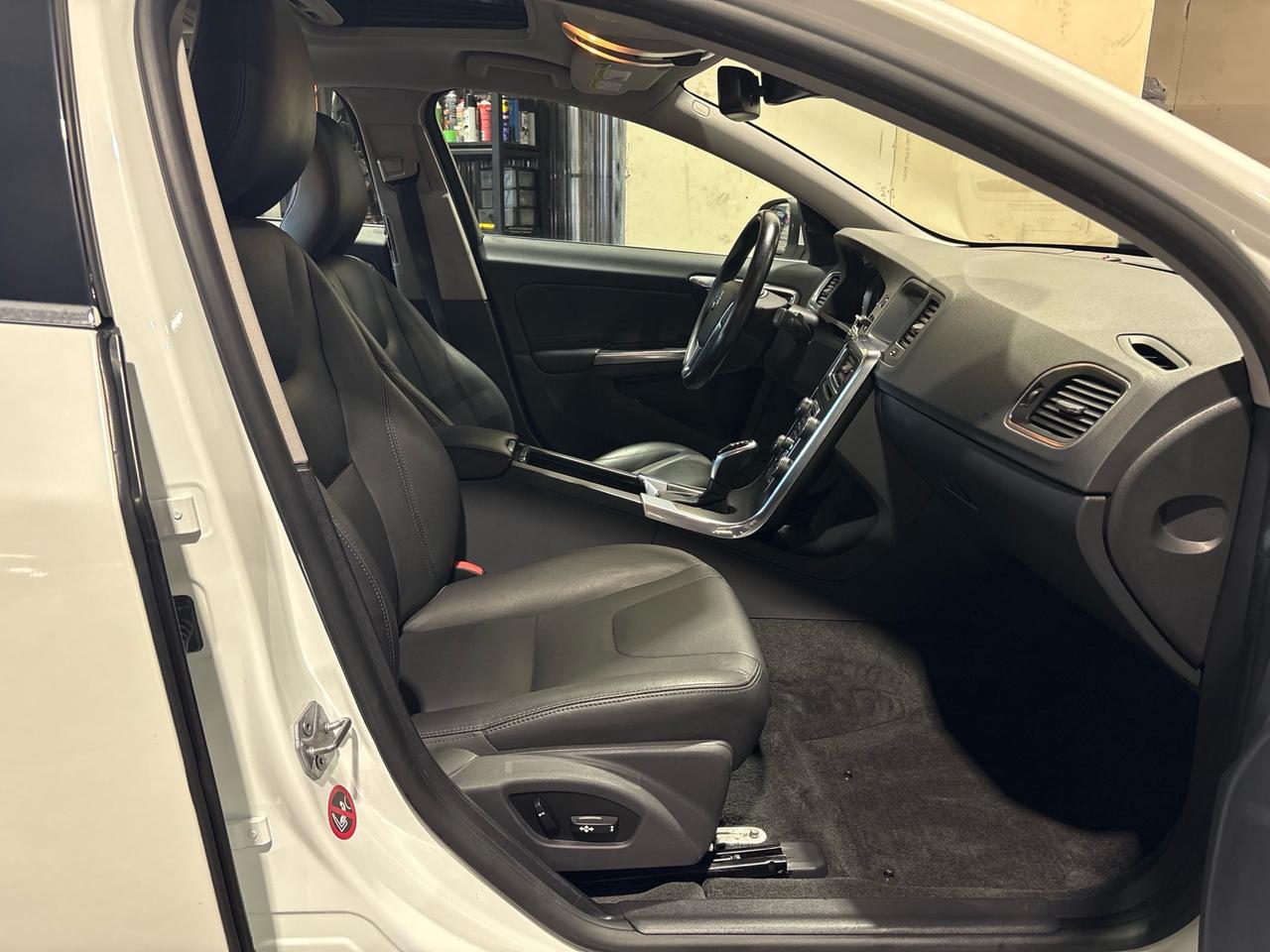 2015 Volvo S60 4dr Sdn T5 Drive-E Premier Plus FWD Photo