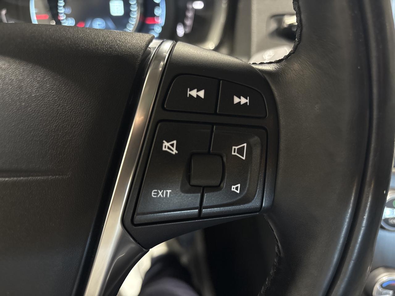 2015 Volvo S60 4dr Sdn T5 Drive-E Premier Plus FWD Photo