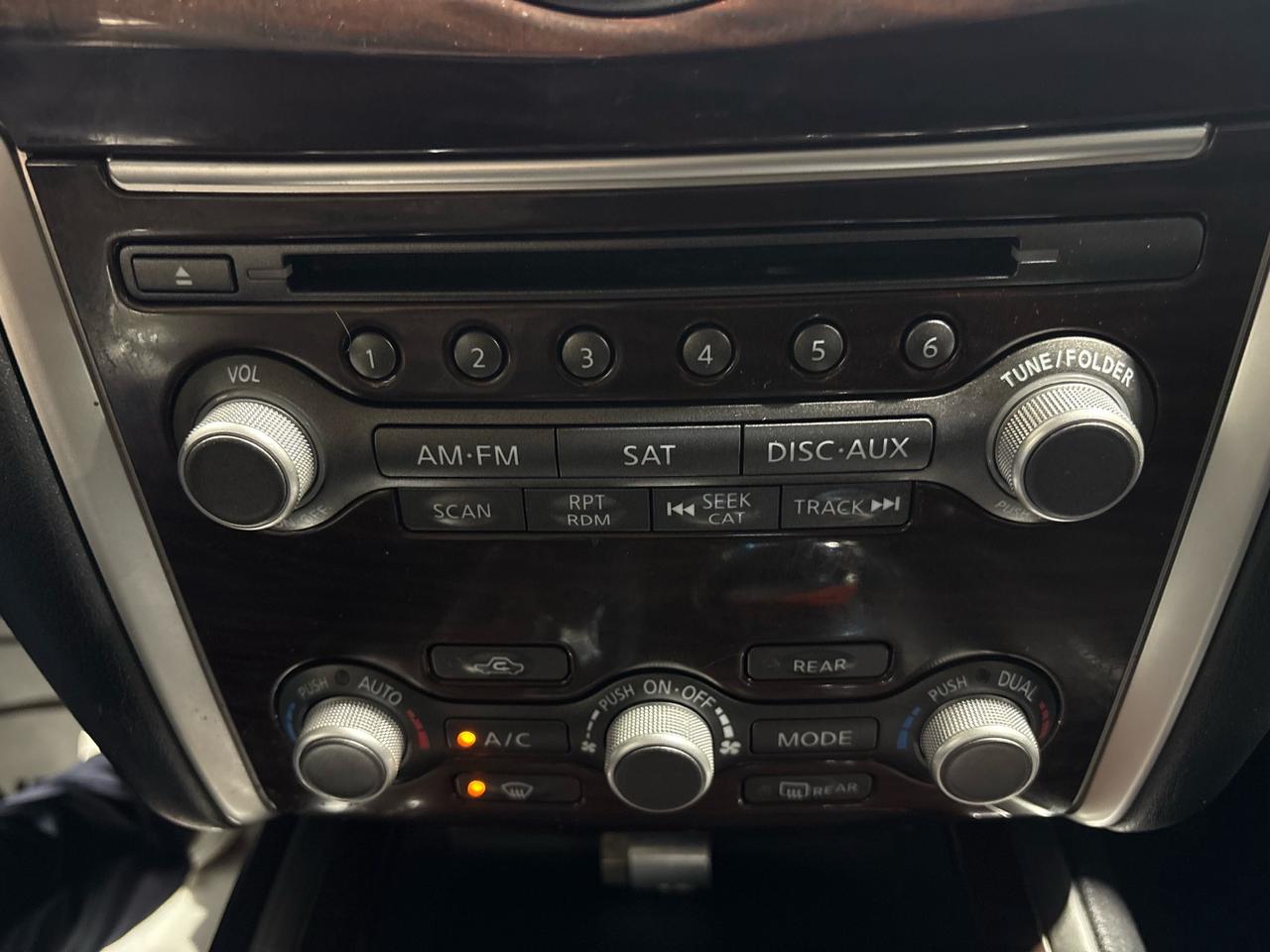 2015 Nissan Pathfinder 4WD 4DR SL Photo