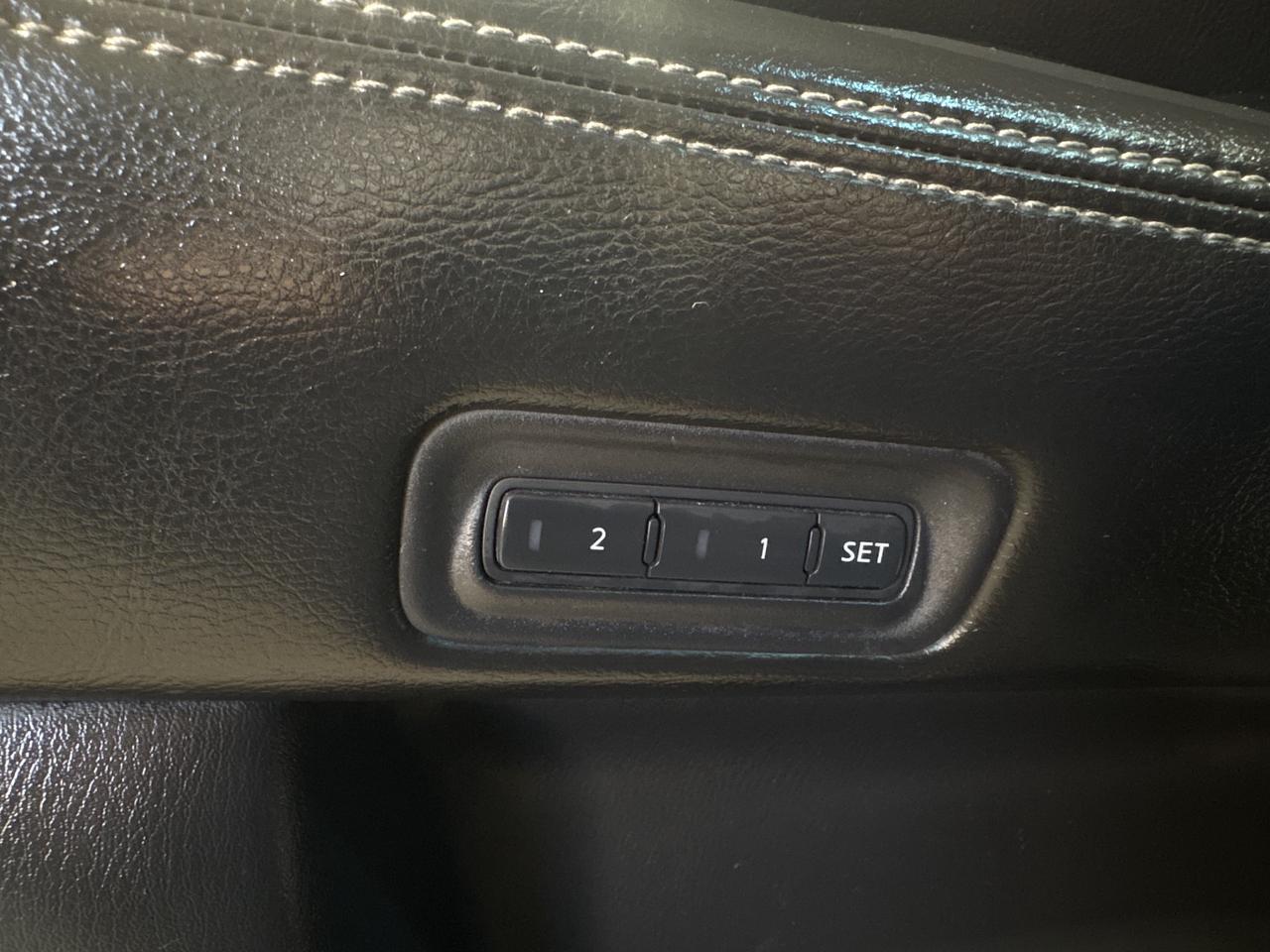 2015 Nissan Pathfinder 4WD 4DR SL Photo