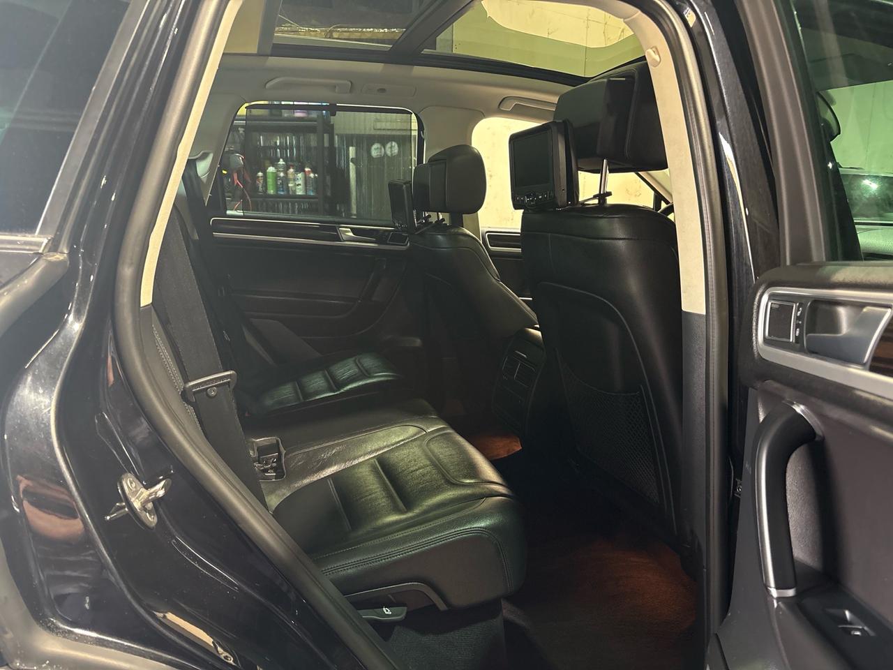 2016 Volkswagen Touareg 4dr V6 Execline Photo