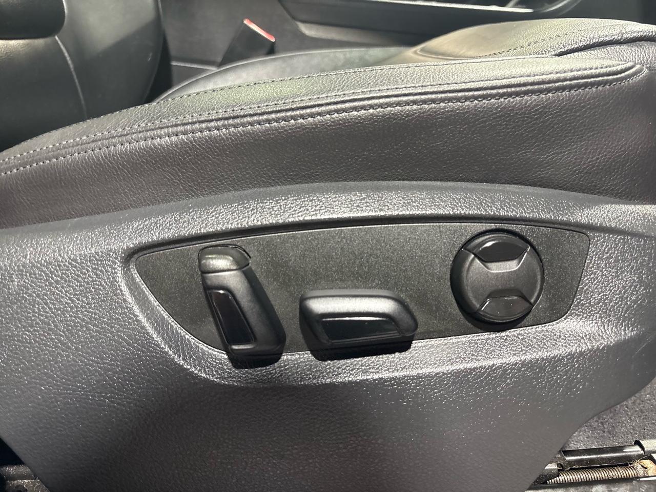 2016 Volkswagen Touareg 4dr V6 Execline Photo