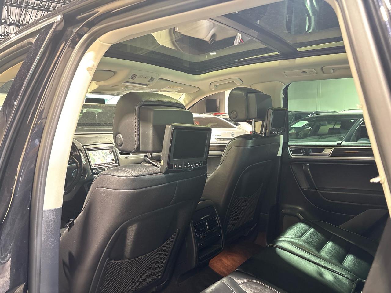 2016 Volkswagen Touareg 4dr V6 Execline Photo