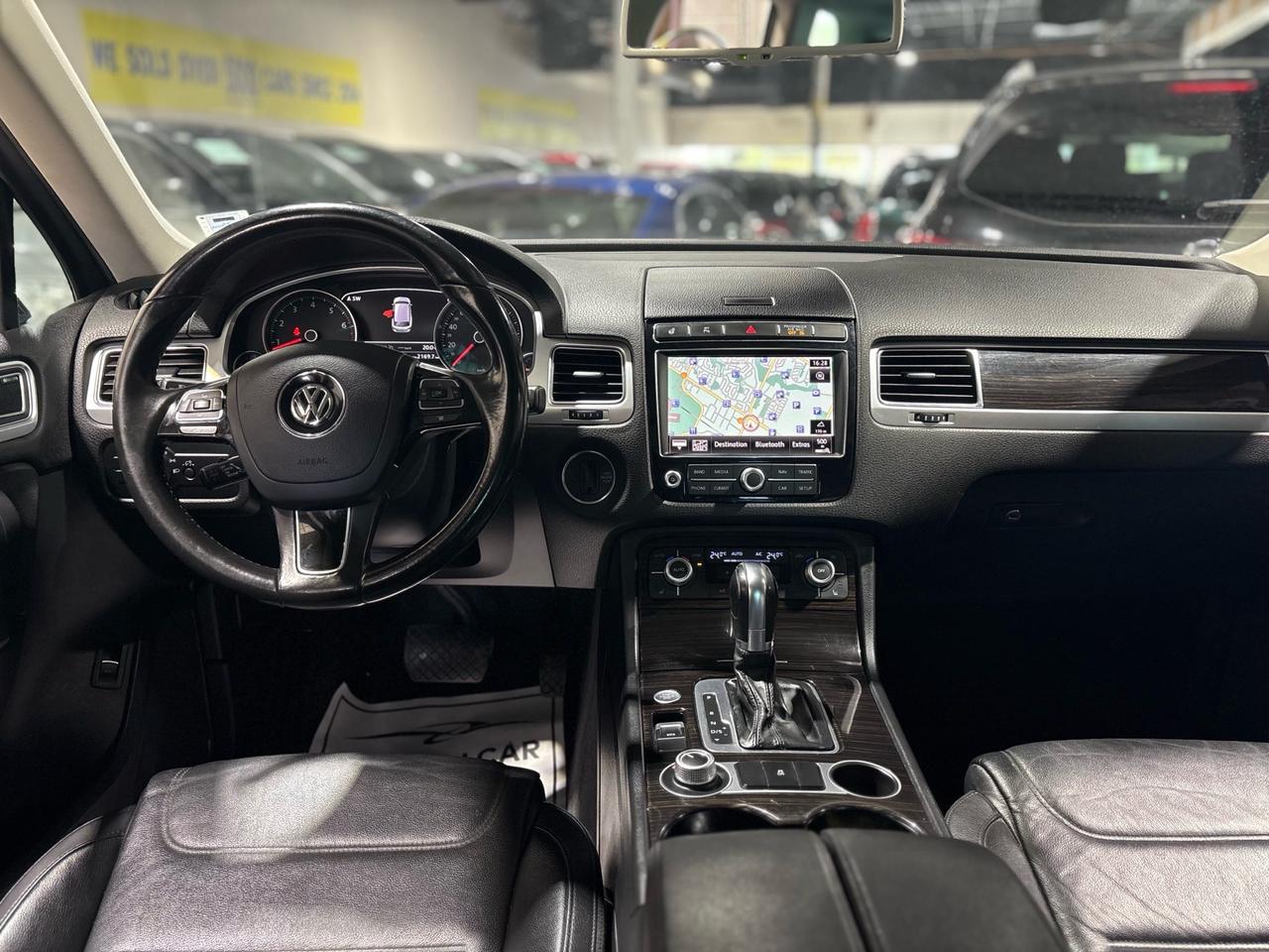 2016 Volkswagen Touareg 4dr V6 Execline Photo