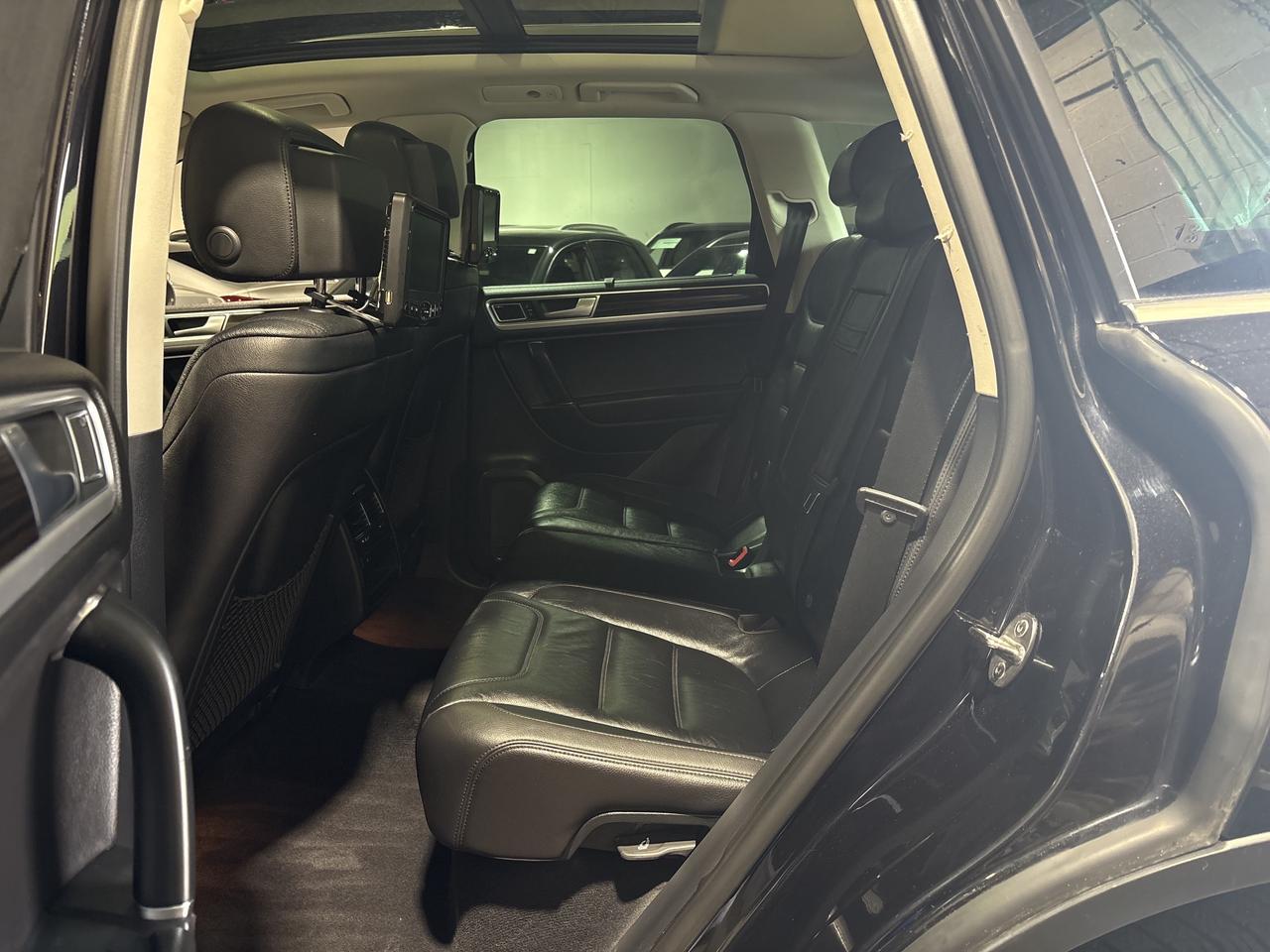 2016 Volkswagen Touareg 4dr V6 Execline Photo