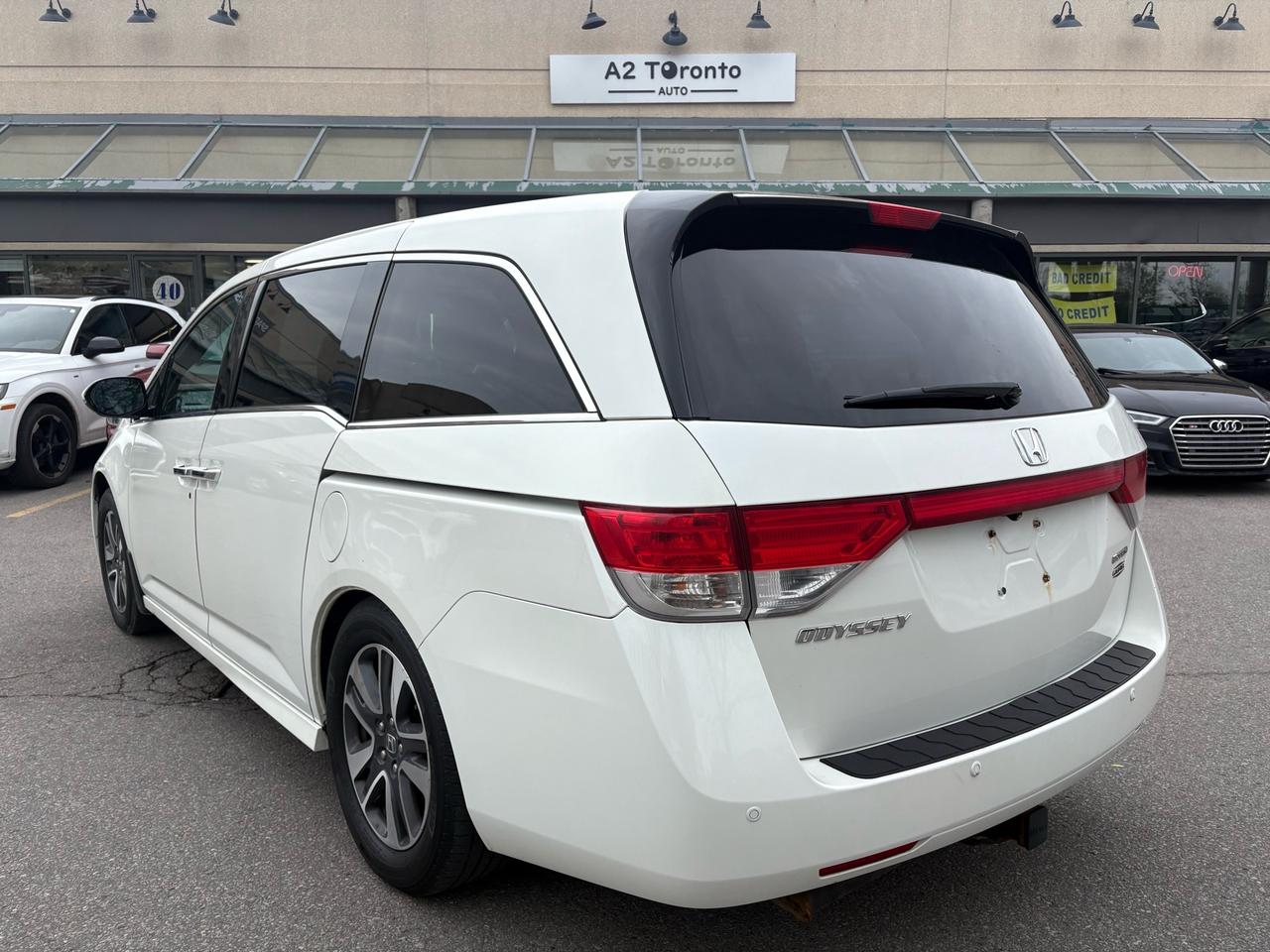 2015 Honda Odyssey 4DR WGN TOURING W/RES & NAVI Photo