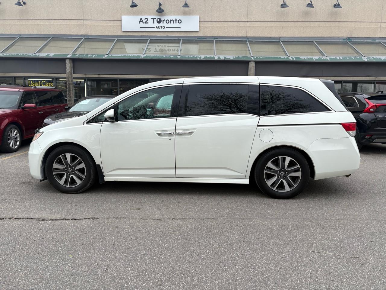 2015 Honda Odyssey 4DR WGN TOURING W/RES & NAVI Photo