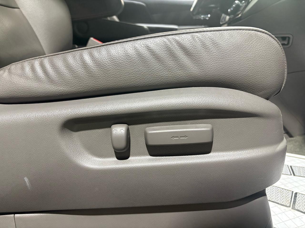 2015 Honda Odyssey 4DR WGN TOURING W/RES & NAVI Photo