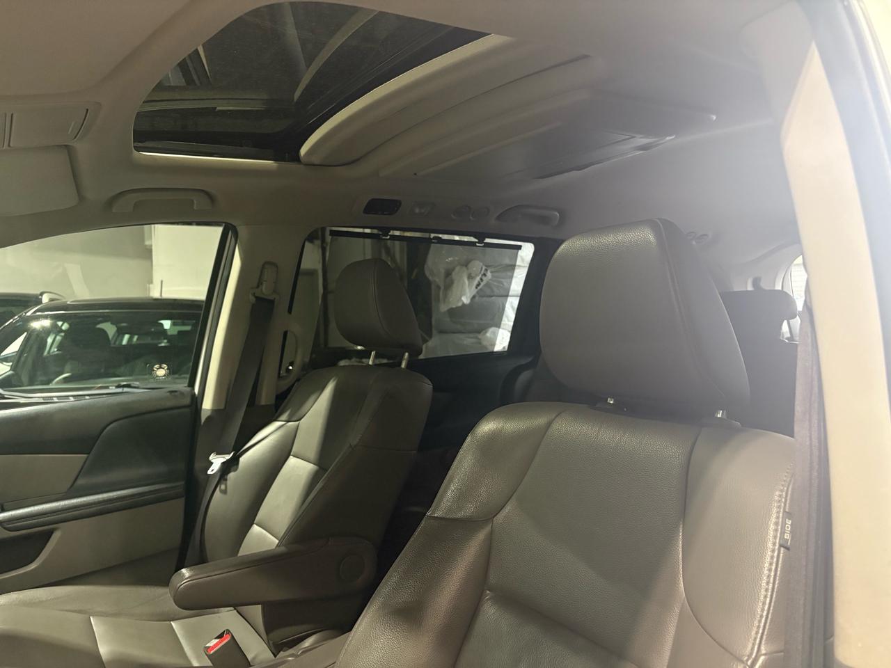2015 Honda Odyssey 4DR WGN TOURING W/RES & NAVI Photo