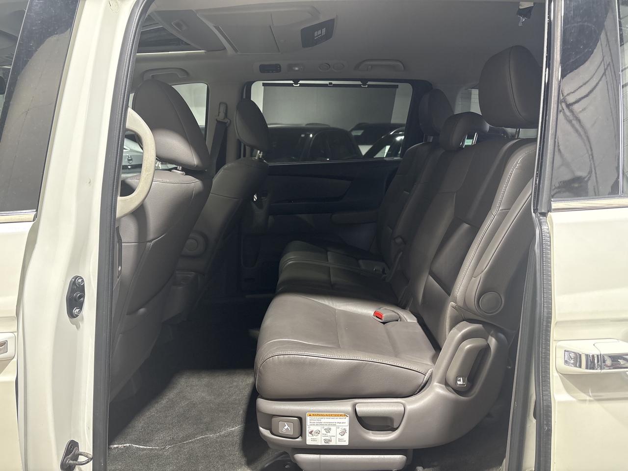 2015 Honda Odyssey 4DR WGN TOURING W/RES & NAVI Photo