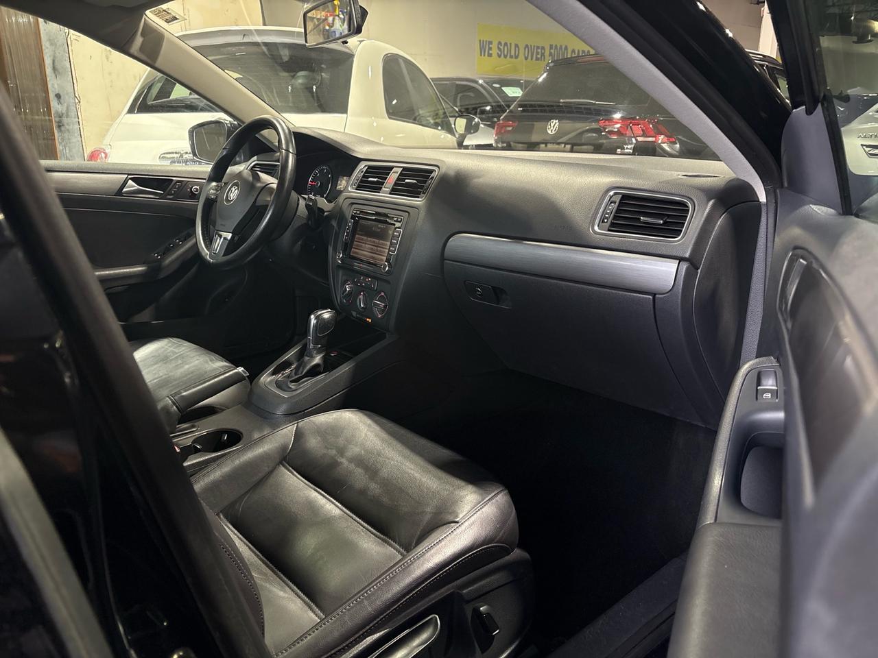 2014 Volkswagen Jetta 4dr 2.0 TDI DSG Highline Photo