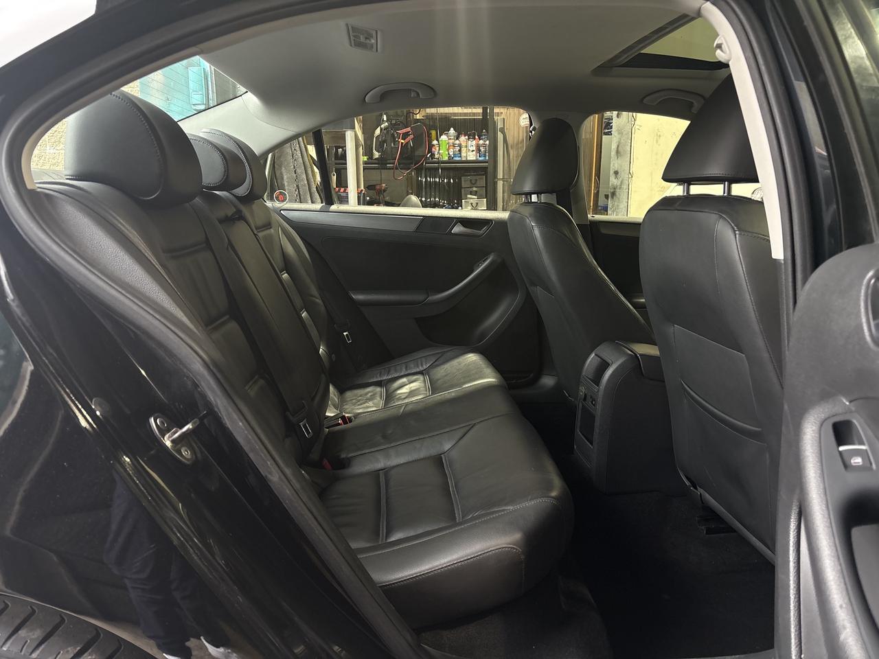 2014 Volkswagen Jetta 4dr 2.0 TDI DSG Highline Photo