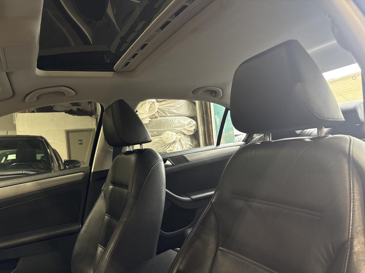 2014 Volkswagen Jetta 4dr 2.0 TDI DSG Highline Photo