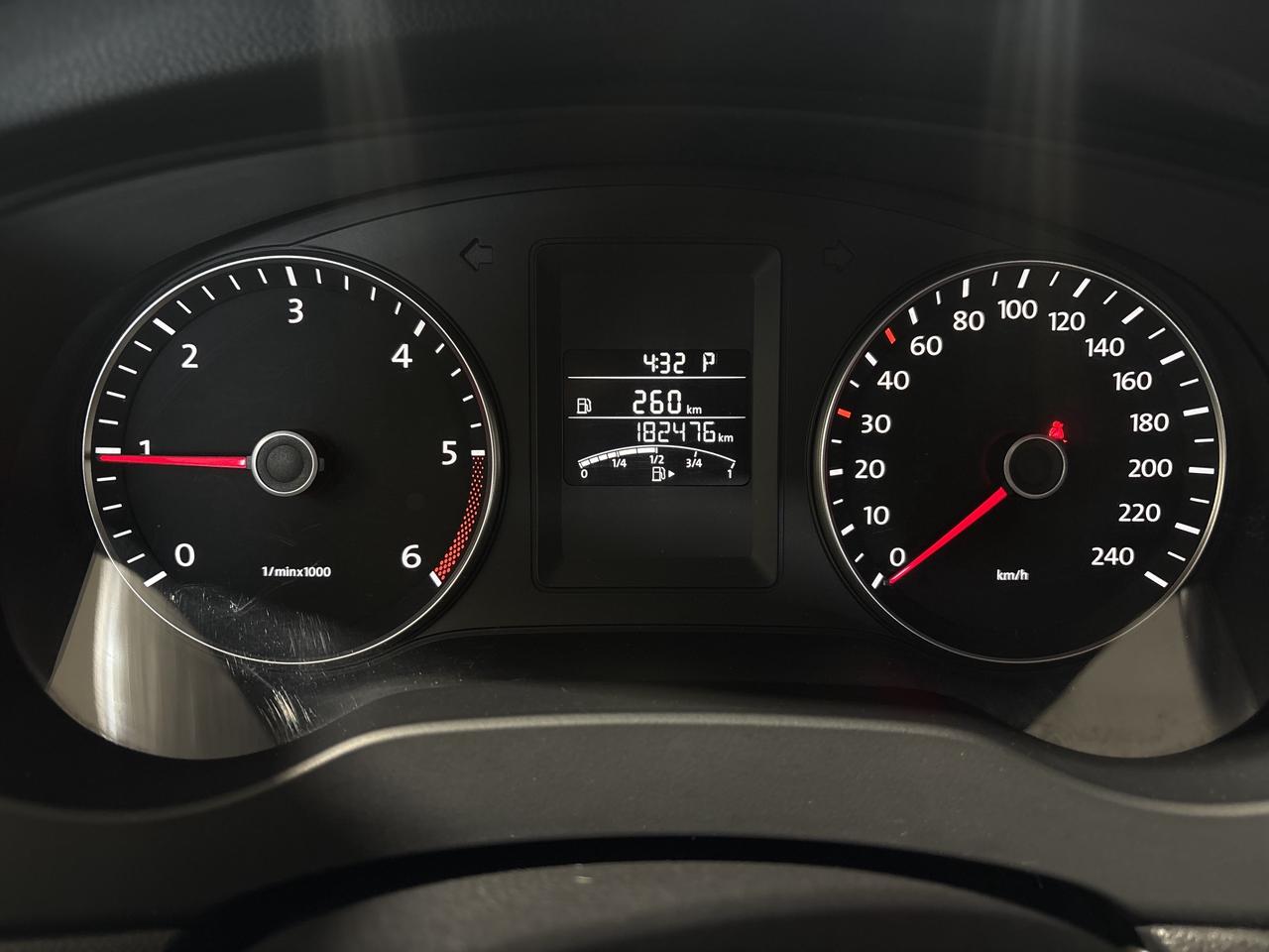 2014 Volkswagen Jetta 4dr 2.0 TDI DSG Highline Photo