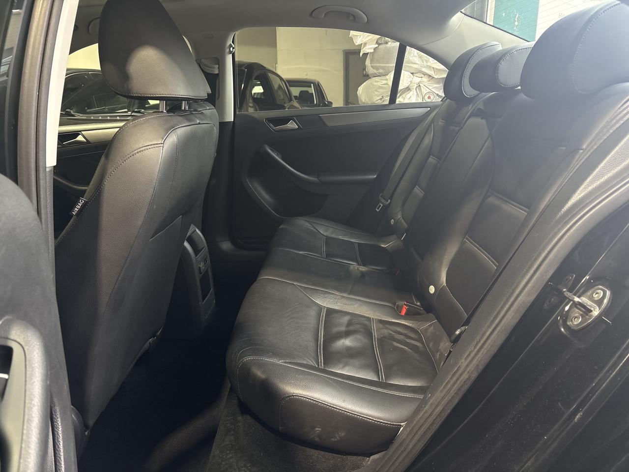 2014 Volkswagen Jetta 4dr 2.0 TDI DSG Highline Photo