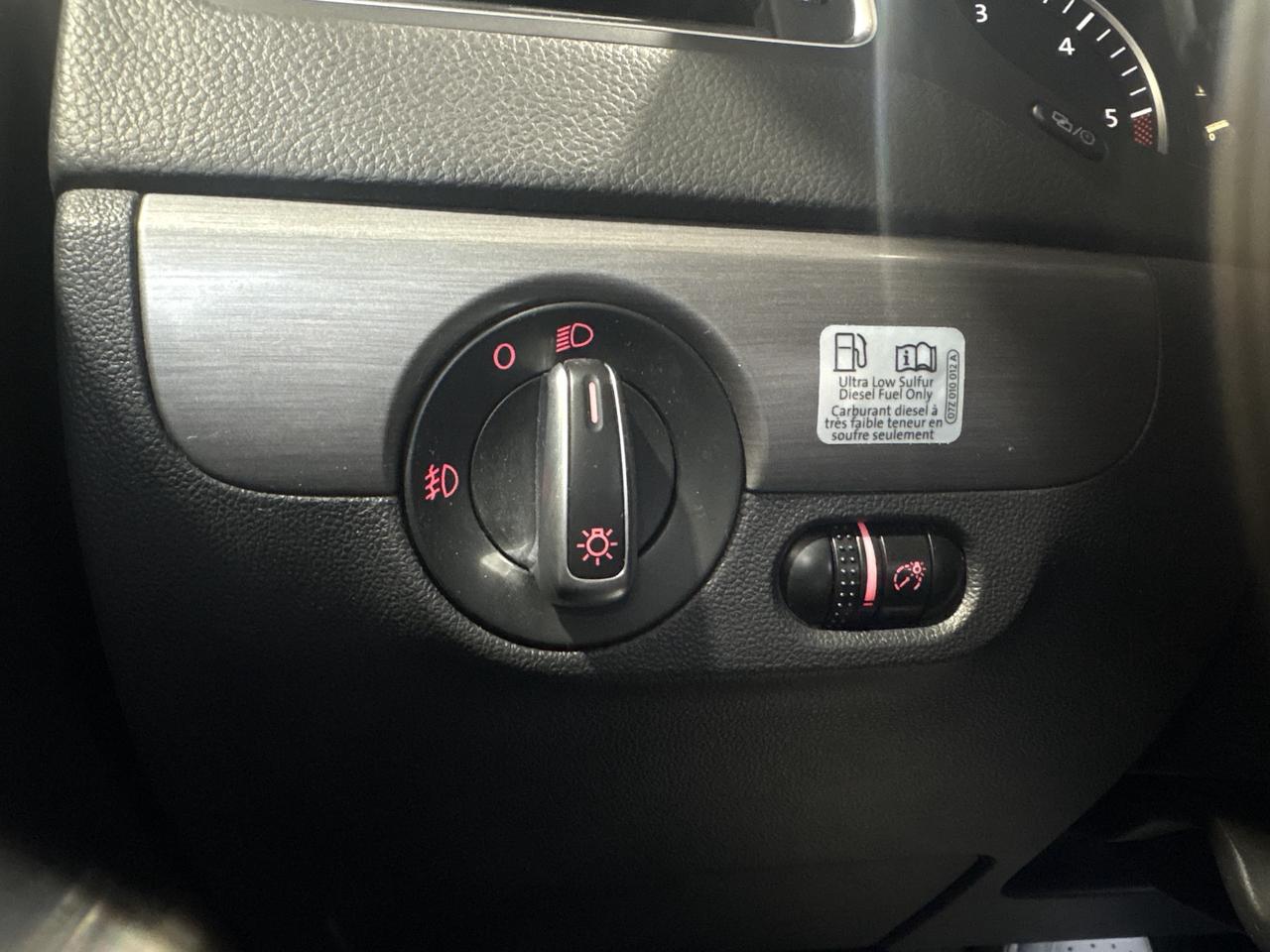 2014 Volkswagen Jetta 4dr 2.0 TDI DSG Highline Photo