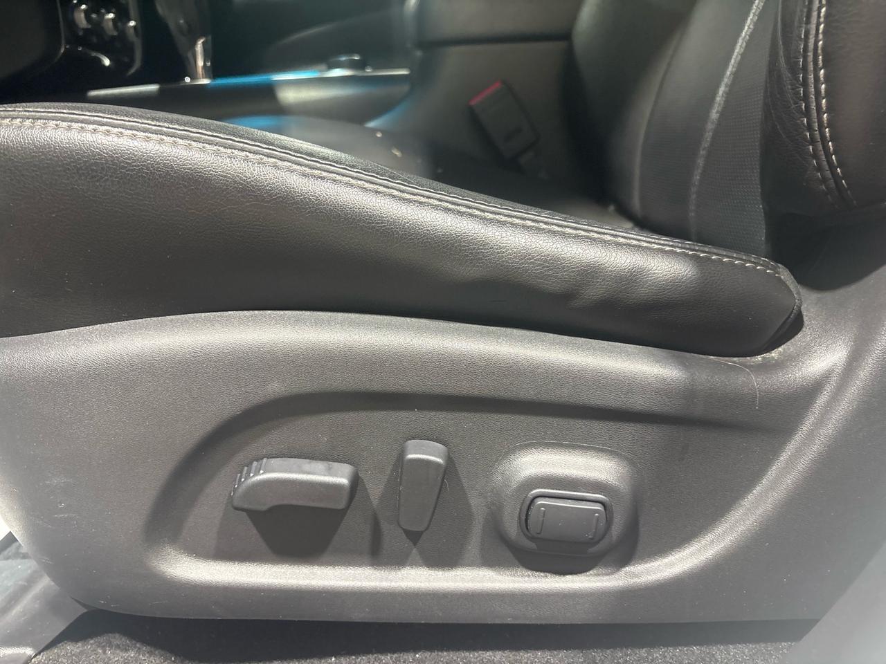 2014 Nissan Pathfinder 4WD 4dr Photo
