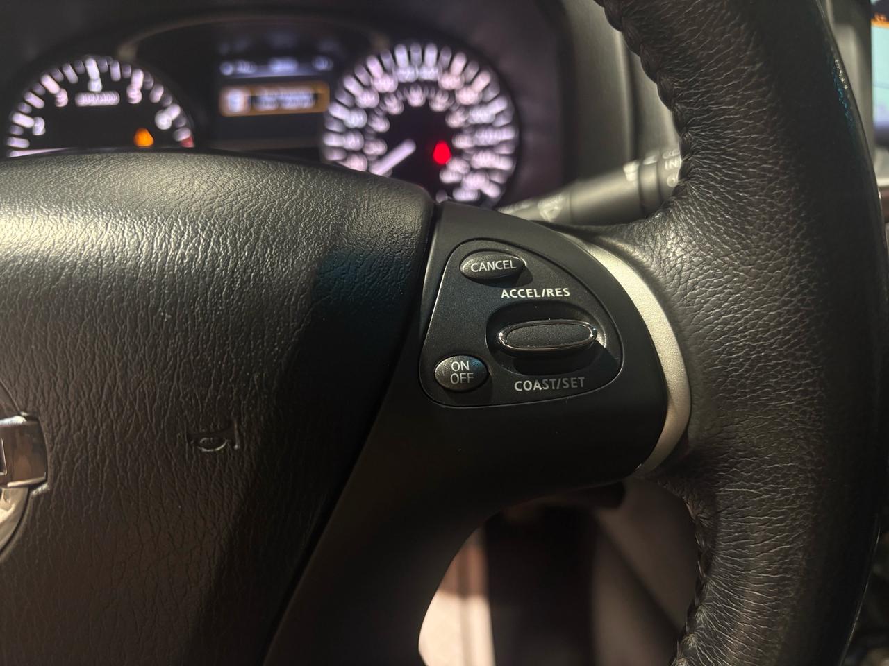 2014 Nissan Pathfinder 4WD 4dr Photo