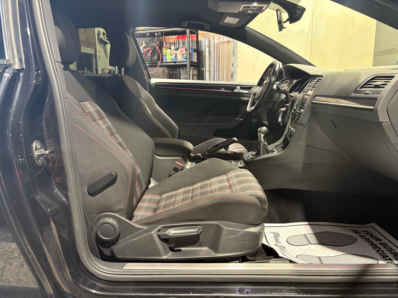 2017 Volkswagen Golf GTI 3DR HB MAN Photo