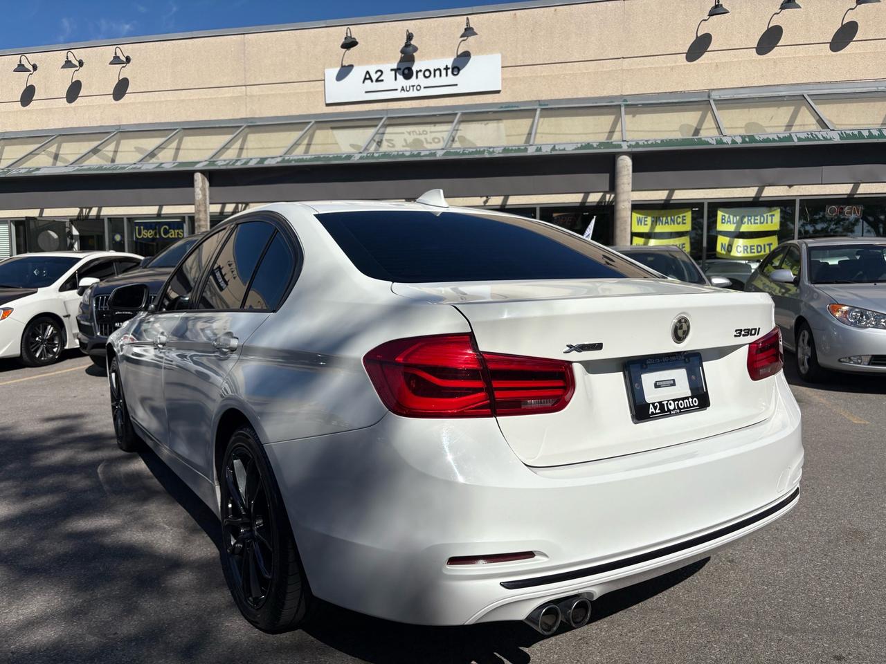 2018 BMW 3 Series 330i xDrive Sedan Photo