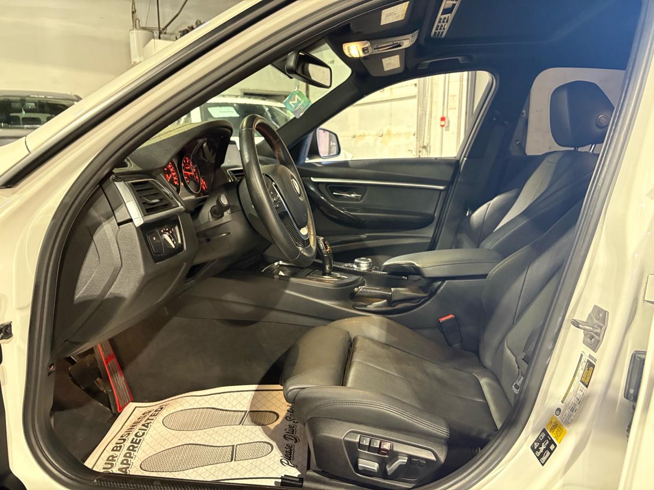 2018 BMW 3 Series 330i xDrive Sedan Photo