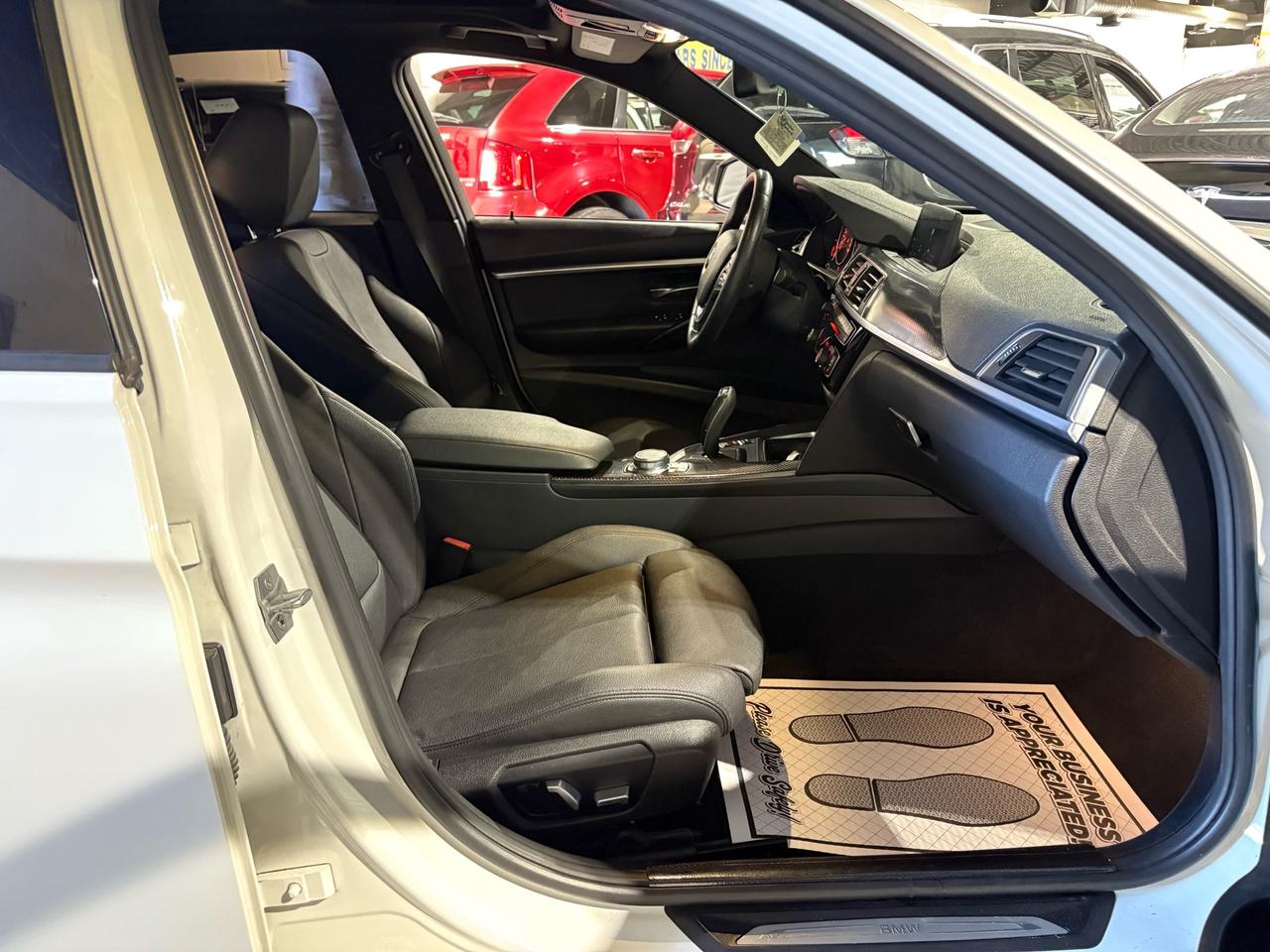 2018 BMW 3 Series 330i xDrive Sedan Photo
