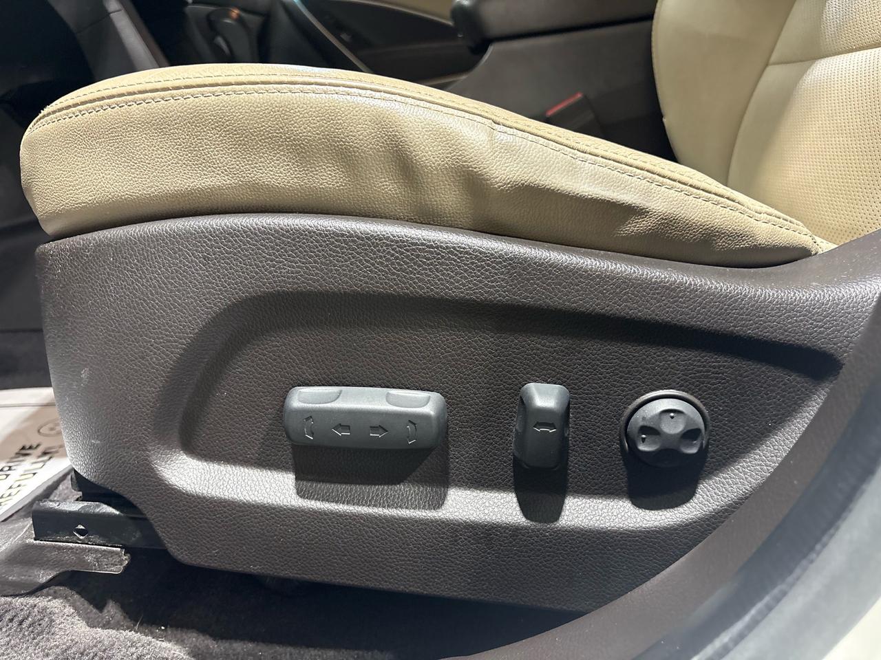 2018 Hyundai Santa Fe XL AWD Limited w/6 Seats Photo