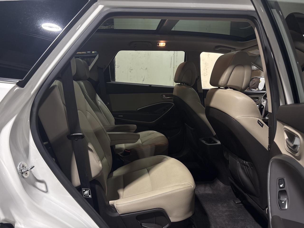 2018 Hyundai Santa Fe XL AWD Limited w/6 Seats Photo