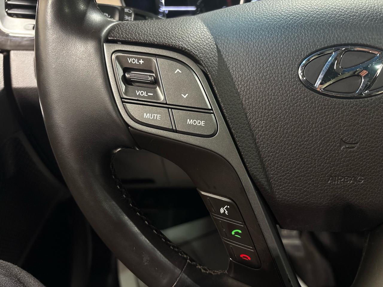 2018 Hyundai Santa Fe XL AWD Limited w/6 Seats Photo