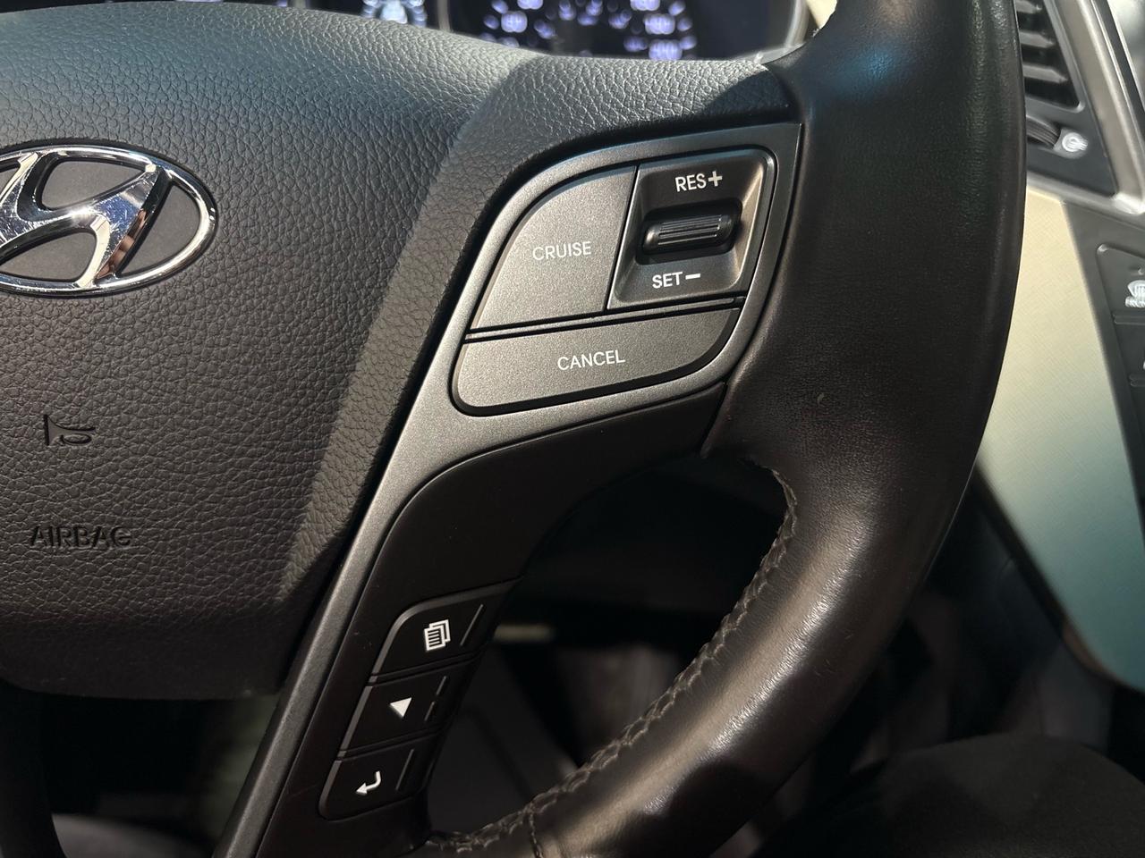 2018 Hyundai Santa Fe XL AWD Limited w/6 Seats Photo