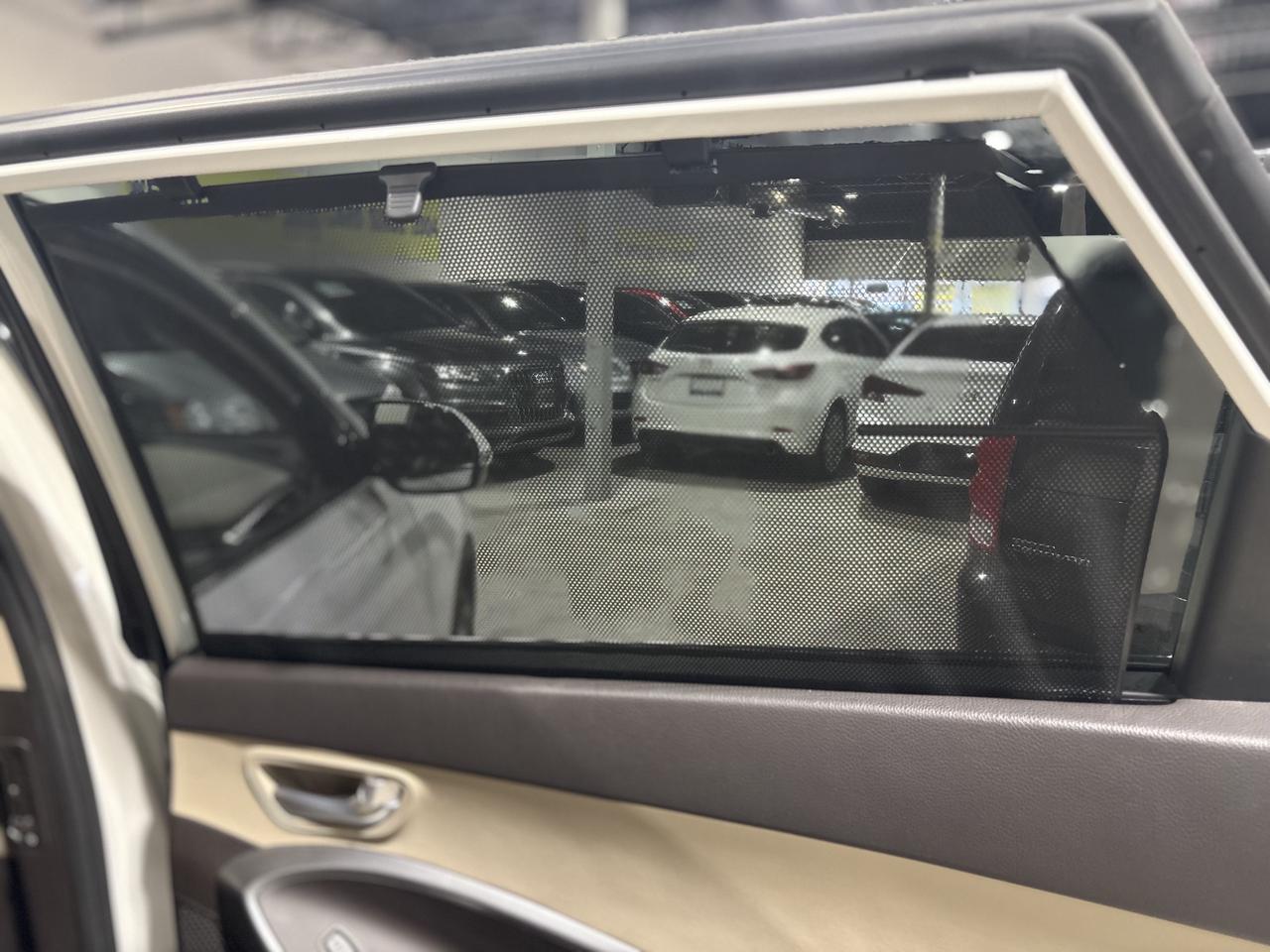 2018 Hyundai Santa Fe XL AWD Limited w/6 Seats Photo