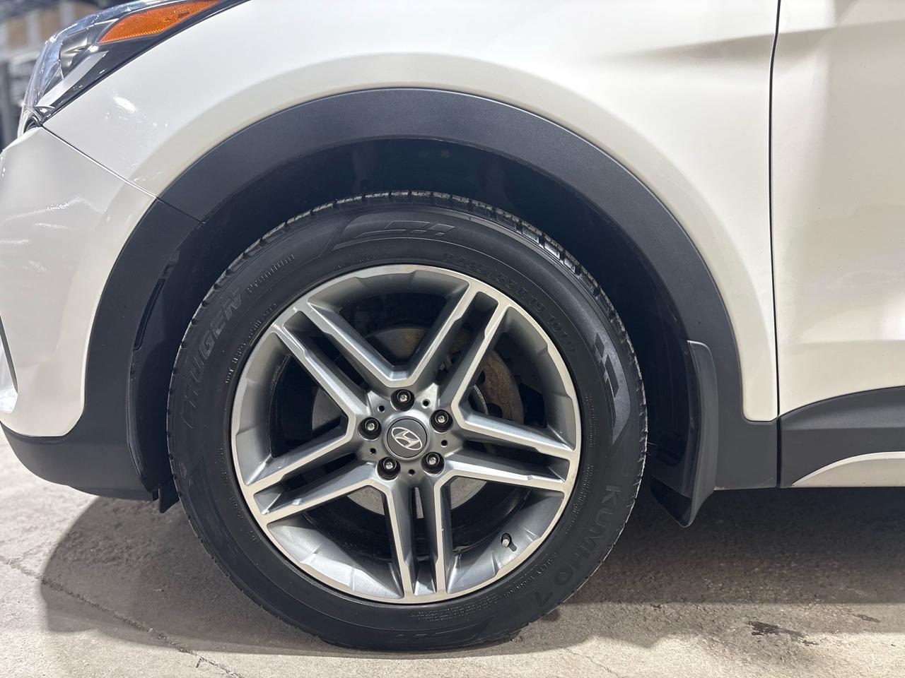 2018 Hyundai Santa Fe XL AWD Limited w/6 Seats Photo