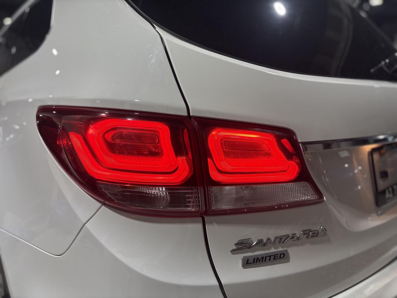 2018 Hyundai Santa Fe XL AWD Limited w/6 Seats Photo