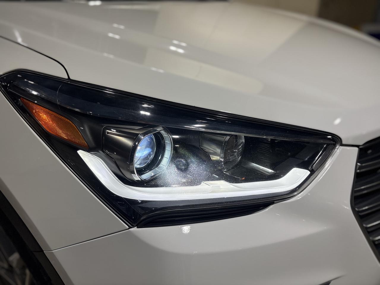 2018 Hyundai Santa Fe XL AWD Limited w/6 Seats Photo