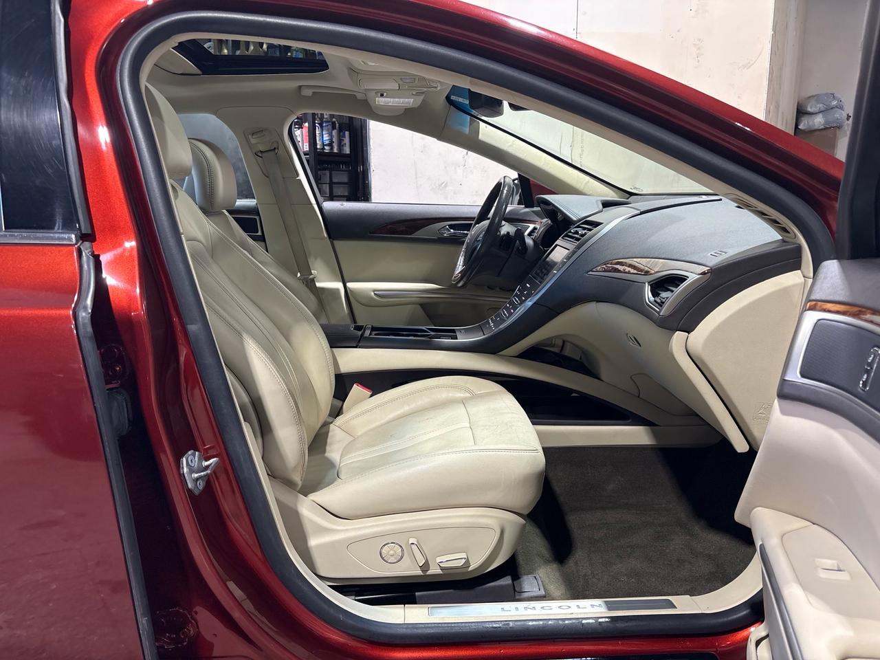2014 Lincoln MKZ 4DR SDN AWD Photo