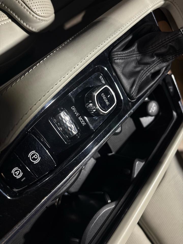 2016 Volvo XC90 AWD 5dr T6 Inscription Photo