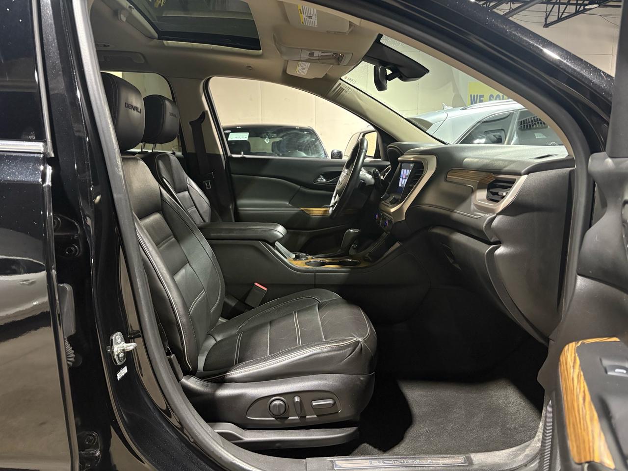 2017 GMC Acadia AWD 4DR DENALI Photo