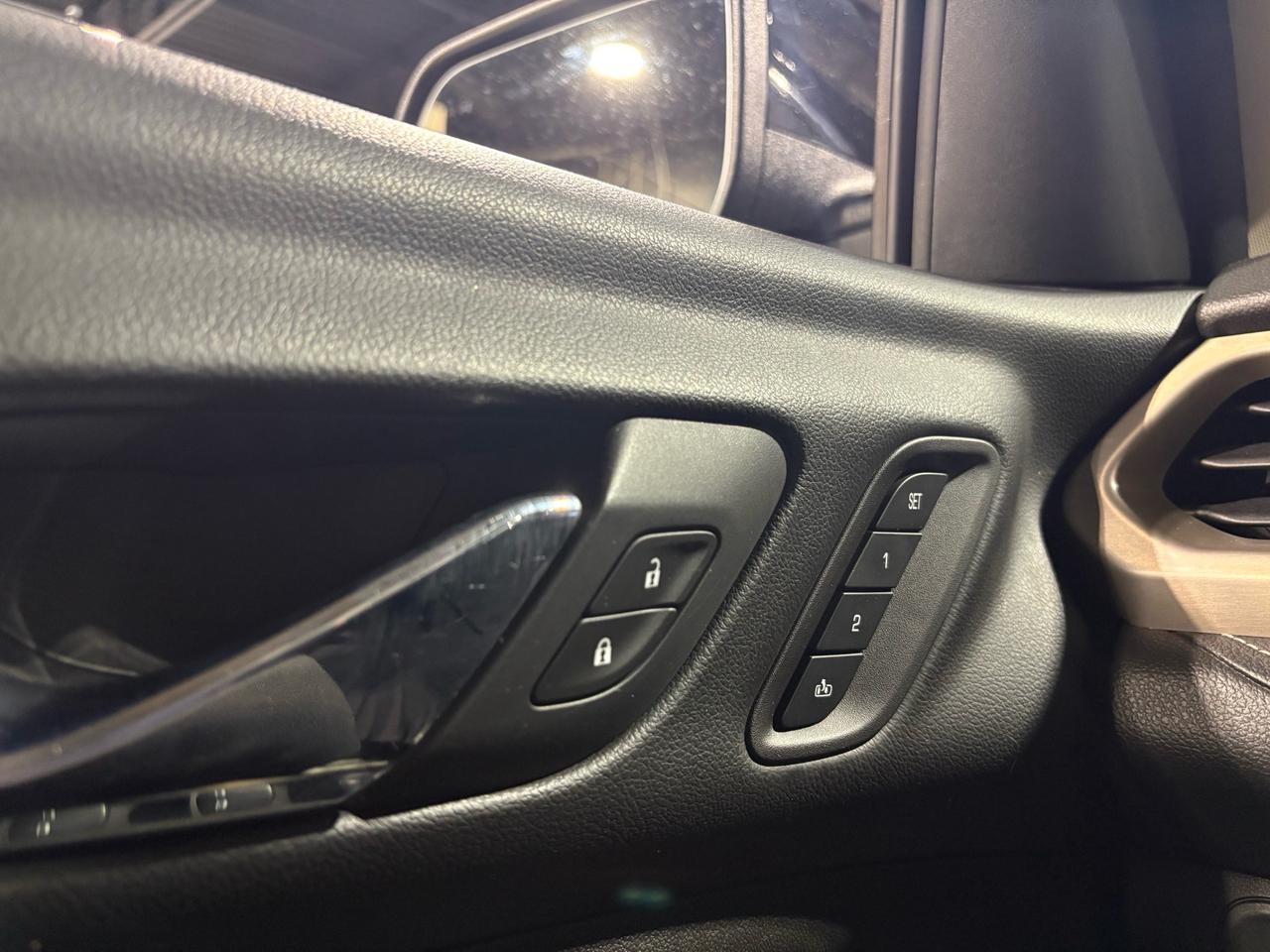 2017 GMC Acadia AWD 4DR DENALI Photo
