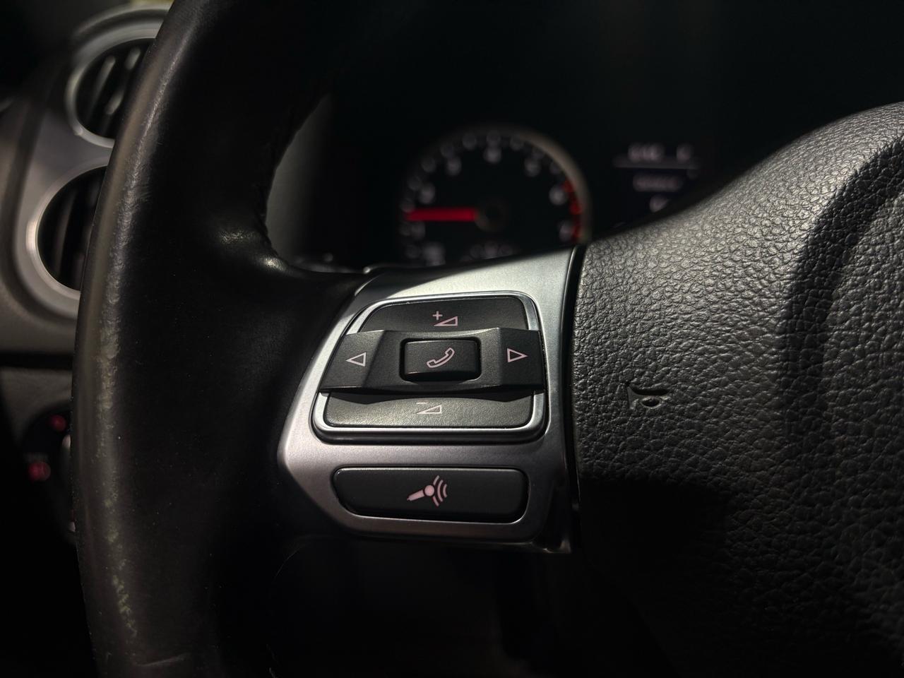 2016 Volkswagen Tiguan 4MOTION 4dr Auto Photo