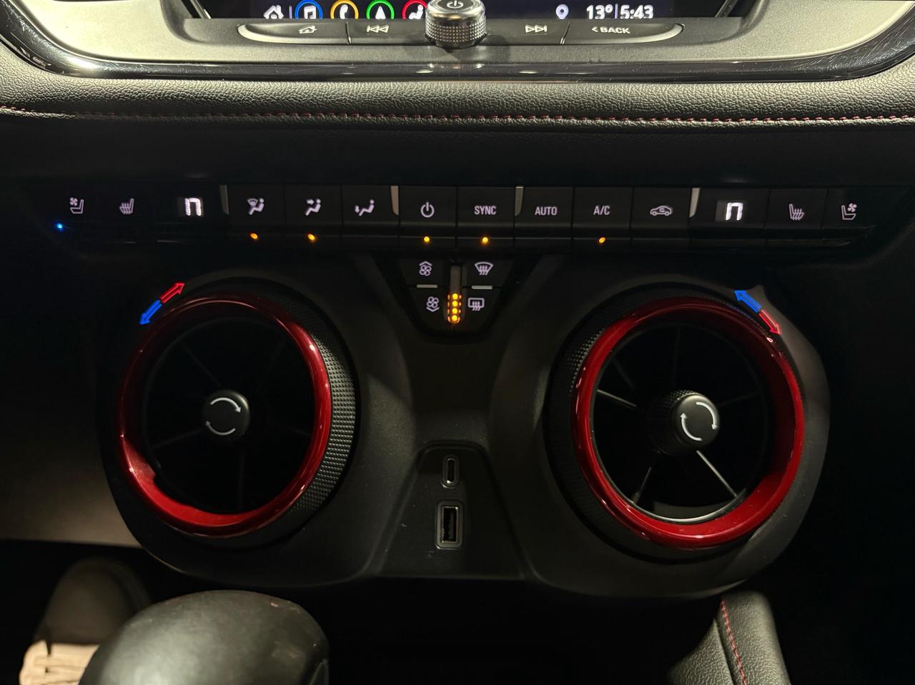 2019 Chevrolet Blazer AWD 4dr 3.6L RS Photo