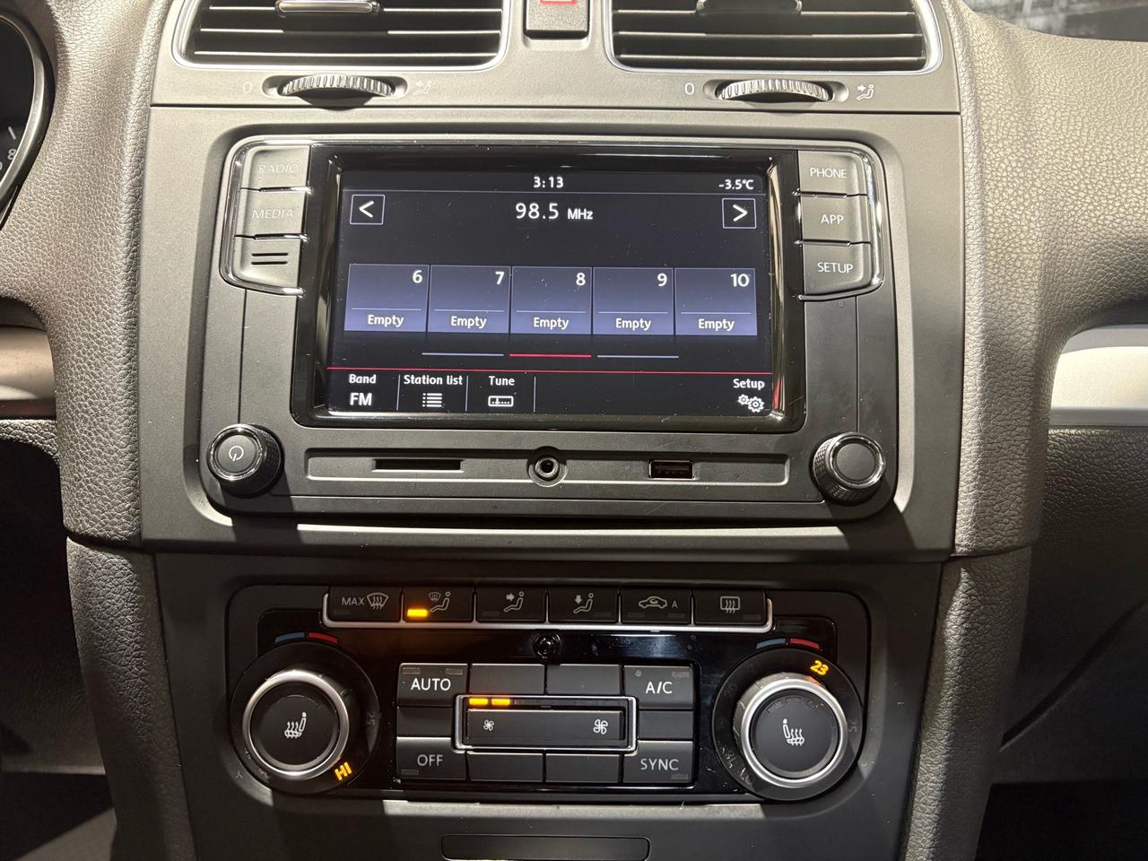 2013 Volkswagen Golf 5dr HB DSG TDI Comfortline Photo