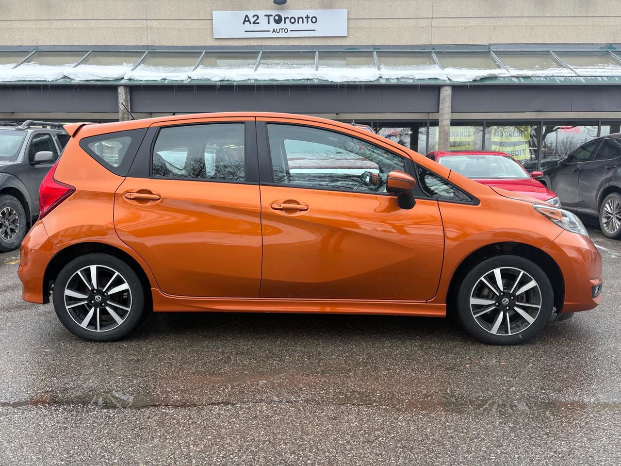 2018 Nissan Versa Note SL AUTO Photo3